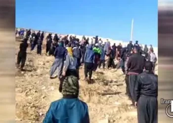 Tear gas and shooting at the ceremony of seven martyrs for freedom in Javanrud