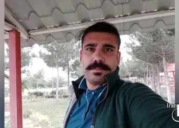 Pouria Vahidian's indecisiveness in Evin prison